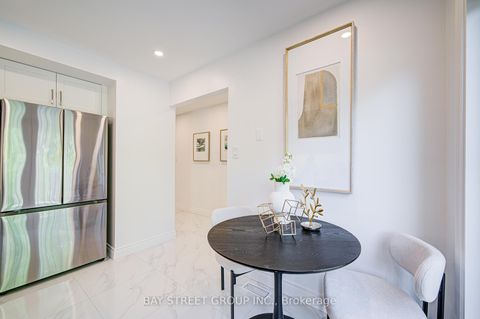 Photo 8 at 3 - 33 Birchbank Lane, Don Mills, Toronto