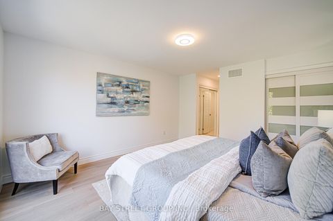 Photo 42 at 3 - 33 Birchbank Lane, Don Mills, Toronto