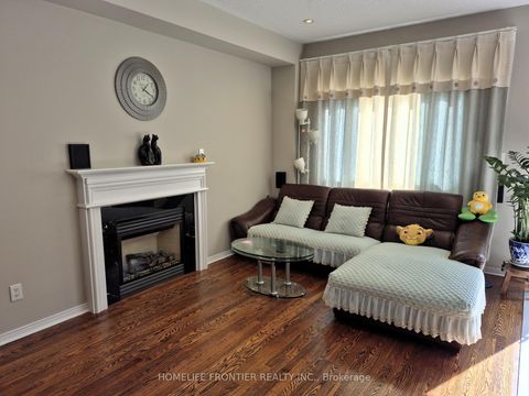 Photo 4 at 4 Riel Drive, Oak Ridges, Richmond Hill