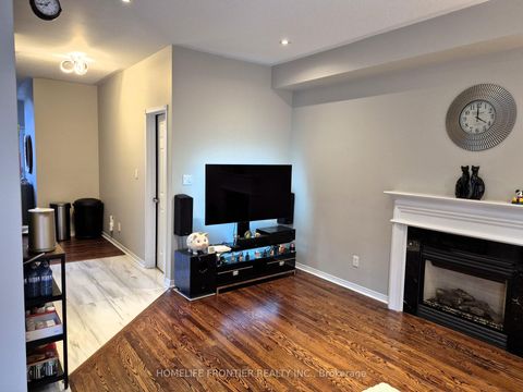 Photo 6 at 4 Riel Drive, Oak Ridges, Richmond Hill