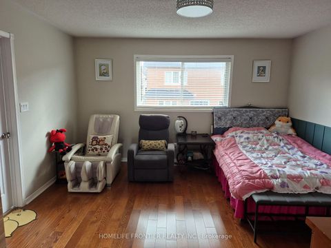 Photo 10 at 4 Riel Drive, Oak Ridges, Richmond Hill