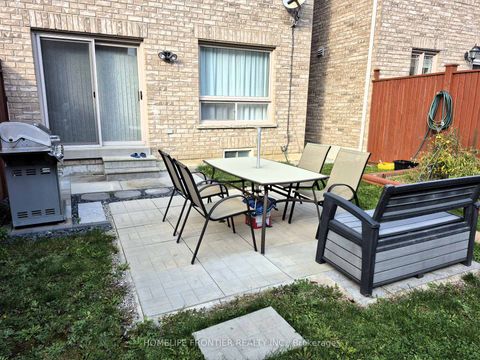 Photo 13 at 4 Riel Drive, Oak Ridges, Richmond Hill