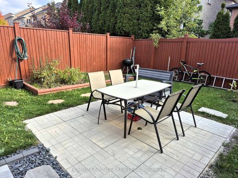 Photo 14 at 4 Riel Drive, Oak Ridges, Richmond Hill