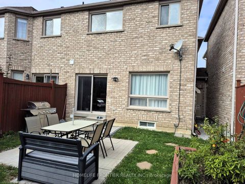 Photo 15 at 4 Riel Drive, Oak Ridges, Richmond Hill