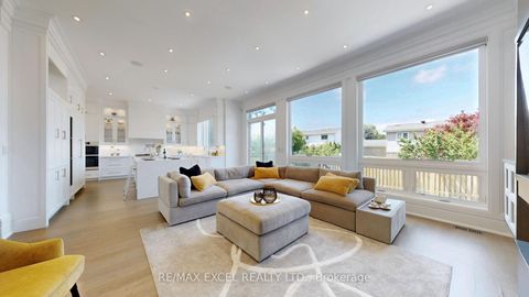 Photo 8 at 22 Sanderson Crescent, North Richvale, Richmond Hill