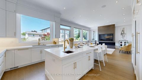 Photo 11 at 22 Sanderson Crescent, North Richvale, Richmond Hill