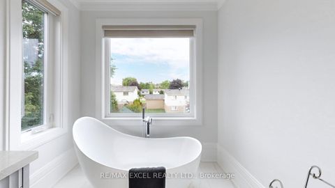 Photo 23 at 22 Sanderson Crescent, North Richvale, Richmond Hill