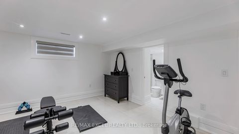 Photo 32 at 22 Sanderson Crescent, North Richvale, Richmond Hill