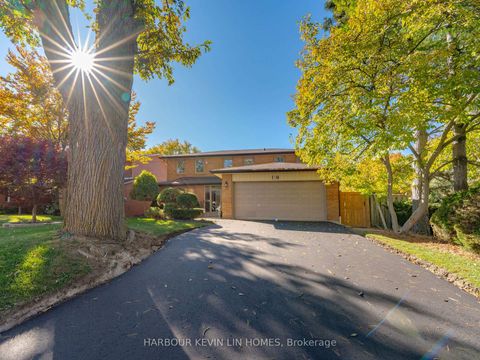 Photo 2 at 18 Whitman Street, Newtonbrook East, Toronto