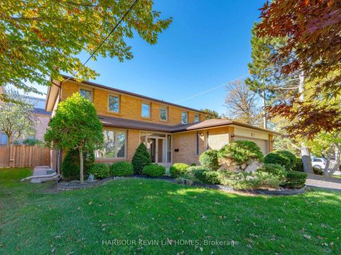 Photo 3 at 18 Whitman Street, Newtonbrook East, Toronto