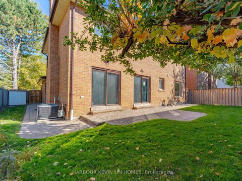 Photo 5 at 18 Whitman Street, Newtonbrook East, Toronto
