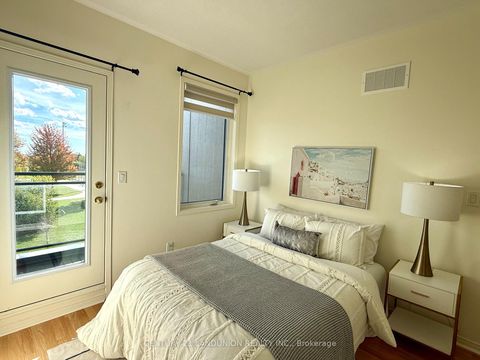 Photo 12 at 26 Mcalister Avenue, Rural Richmond Hill, Richmond Hill