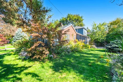 Photo 2 at 57 Glenridge Road, Cliffcrest, Toronto