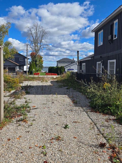 Photo 2 at 414 Limerick Street, Rural Innisfil, Innisfil