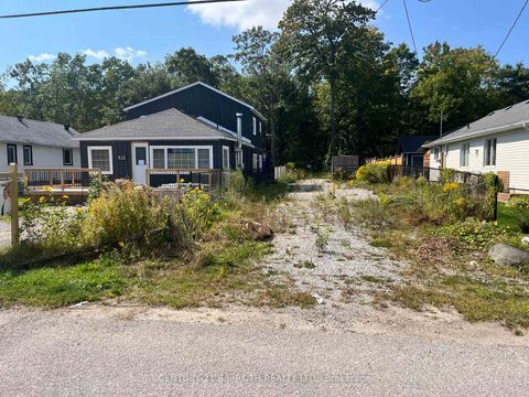 Photo 3 at 414 Limerick Street, Rural Innisfil, Innisfil