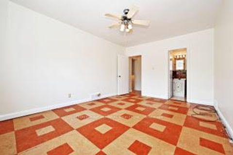 Photo 20 at 19 Skipton Court, CFB, Toronto