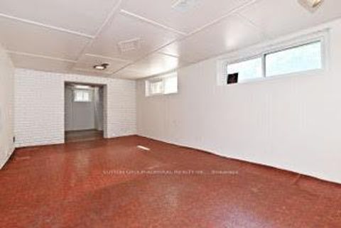 Photo 24 at 19 Skipton Court, CFB, Toronto