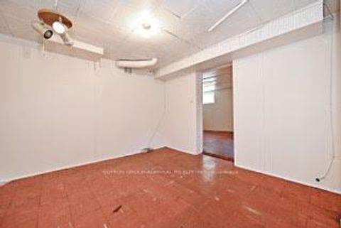 Photo 25 at 19 Skipton Court, CFB, Toronto