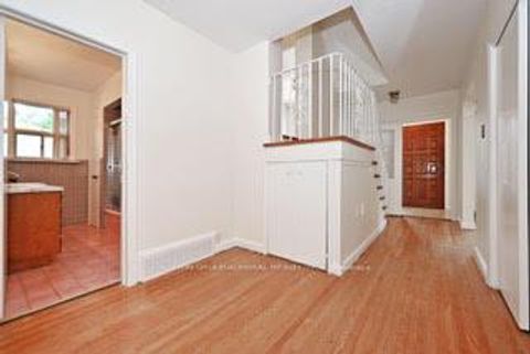 Photo 26 at 19 Skipton Court, CFB, Toronto