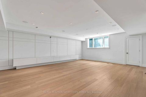 Photo 23 at 91 Lawrence Crescent, Lawrence Park South, Toronto