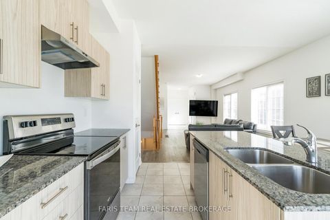 Photo 6 at 1 Harvest Crescent, Rural Barrie Southeast, Barrie