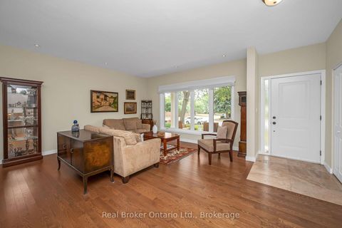 Photo 5 at 285 Surrey Drive, BR Bronte, Oakville