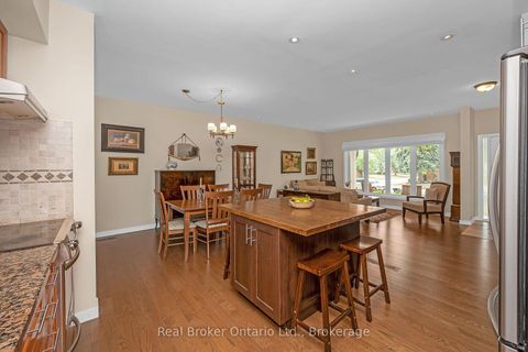 Photo 11 at 285 Surrey Drive, BR Bronte, Oakville