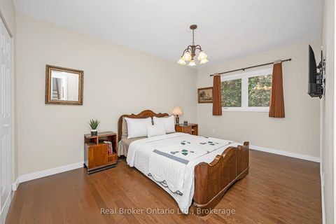 Photo 21 at 285 Surrey Drive, BR Bronte, Oakville