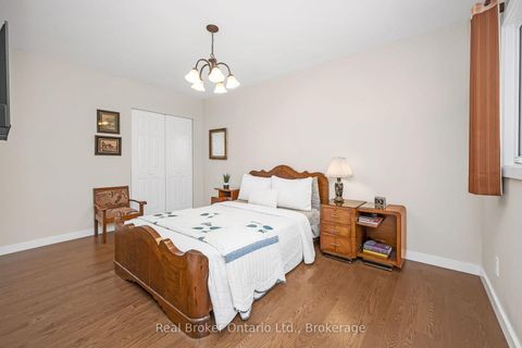 Photo 22 at 285 Surrey Drive, BR Bronte, Oakville