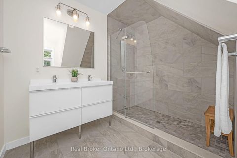 Photo 30 at 285 Surrey Drive, BR Bronte, Oakville