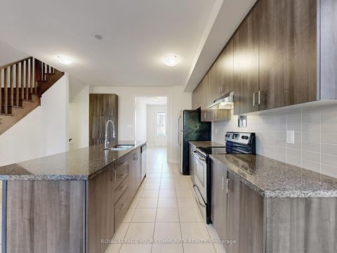 Photo 13 at 2112 Dale Road, Alcona, Innisfil