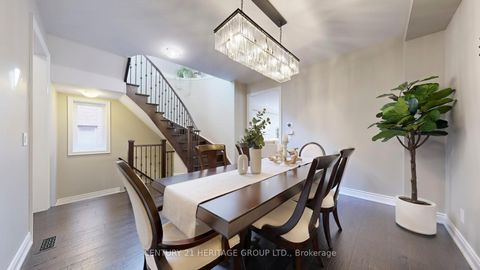 Photo 8 at 124 Lacewood Drive, Westbrook, Richmond Hill