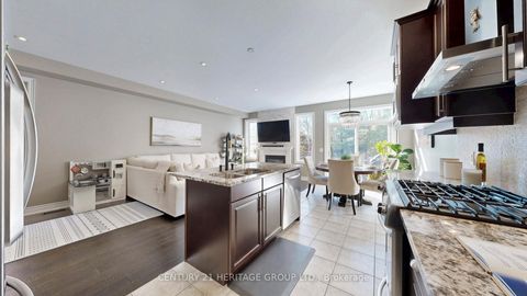 Photo 12 at 124 Lacewood Drive, Westbrook, Richmond Hill