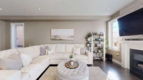 Photo 20 at 124 Lacewood Drive, Westbrook, Richmond Hill