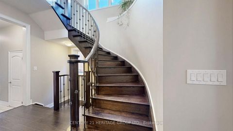 Photo 23 at 124 Lacewood Drive, Westbrook, Richmond Hill