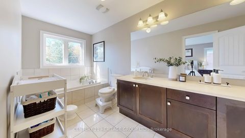 Photo 31 at 124 Lacewood Drive, Westbrook, Richmond Hill