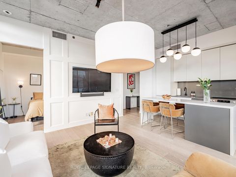 Photo 2 at 514 - 8 Gladstone Avenue, Little Portugal, Toronto