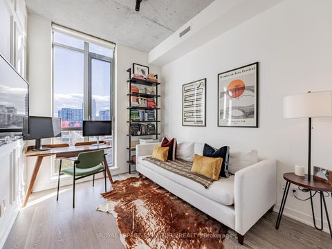 Photo 10 at 514 - 8 Gladstone Avenue, Little Portugal, Toronto