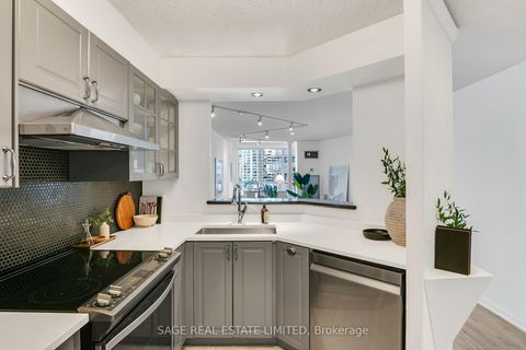 Photo 6 at 912 - 24 Wellesley Street W, Bay Street Corridor, Toronto