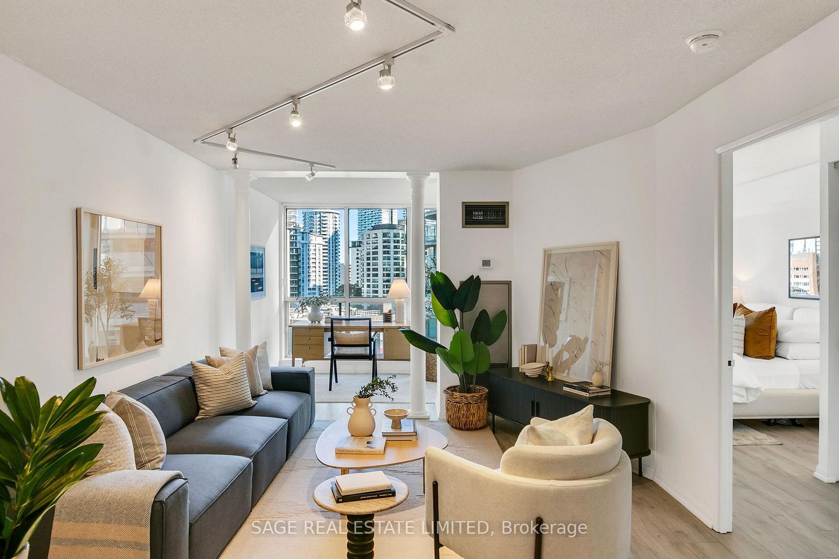 912 - 24 Wellesley Street W, Bay Street Corridor, Toronto photo number 2