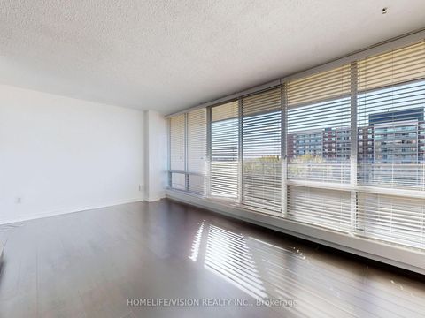 Photo 12 at 713 - 9 Four Winds Drive, York University Heights, Toronto