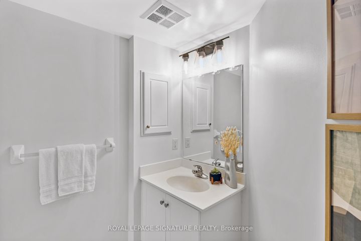 Photo 16 at 802 - 8 Rean Drive, Bayview Village, Toronto