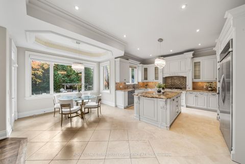 Photo 8 at 255 Dunview Avenue, Willowdale East, Toronto