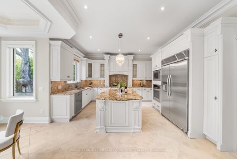 Photo 9 at 255 Dunview Avenue, Willowdale East, Toronto