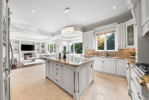 Photo 11 at 255 Dunview Avenue, Willowdale East, Toronto