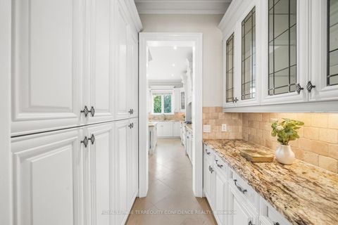 Photo 12 at 255 Dunview Avenue, Willowdale East, Toronto