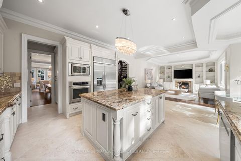 Photo 13 at 255 Dunview Avenue, Willowdale East, Toronto