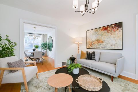 Photo 4 at 61 Springdale Boulevard, East York, Toronto