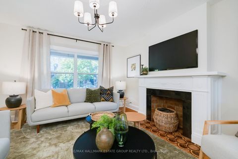 Photo 5 at 61 Springdale Boulevard, East York, Toronto