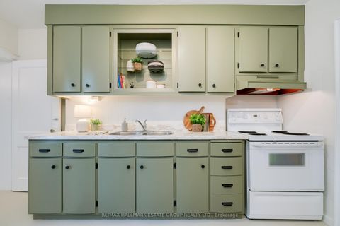 Photo 10 at 61 Springdale Boulevard, East York, Toronto